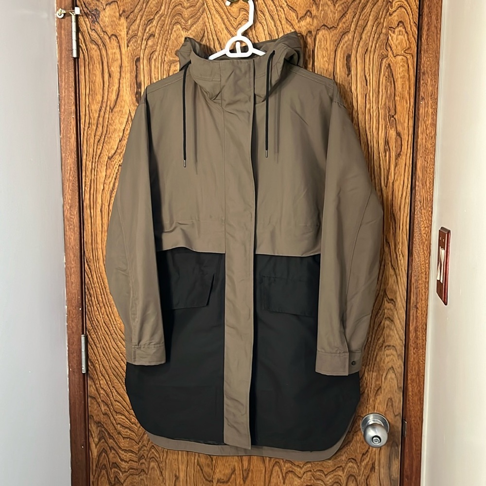 Everlane ReNew Anorak jacket, Small